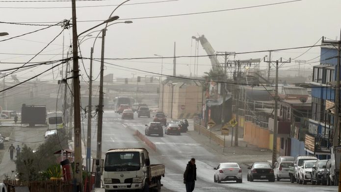 Emiten aviso por vientos de hasta 50 km/h en el litoral de Tarapacá