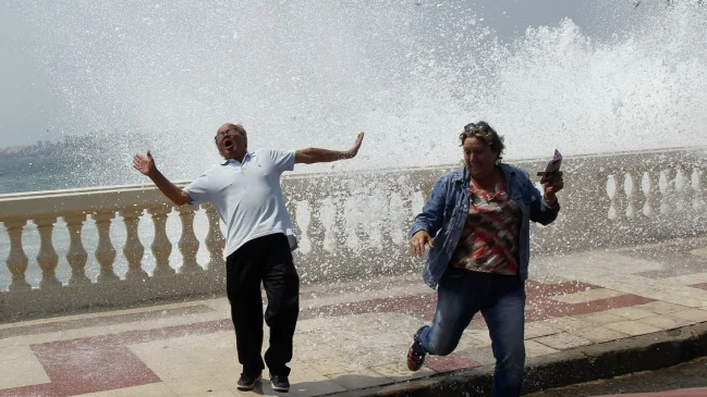 Emiten aviso de marejadas desde el Golfo de Penas hasta Arica y el Archipiélago Juan Fernández