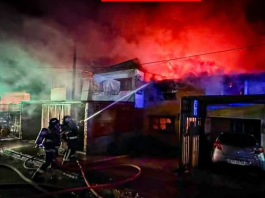 Incendio afectó tres viviendas durante la madrugada en Iquique