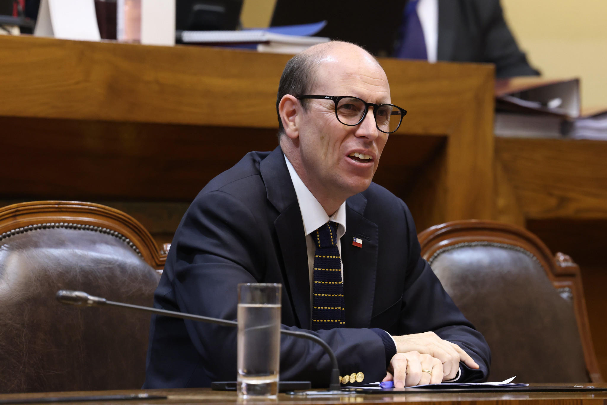 Ministro Arrau advierte que levantar el secreto bancario sin orden judicial abre una “puerta peligrosa”
