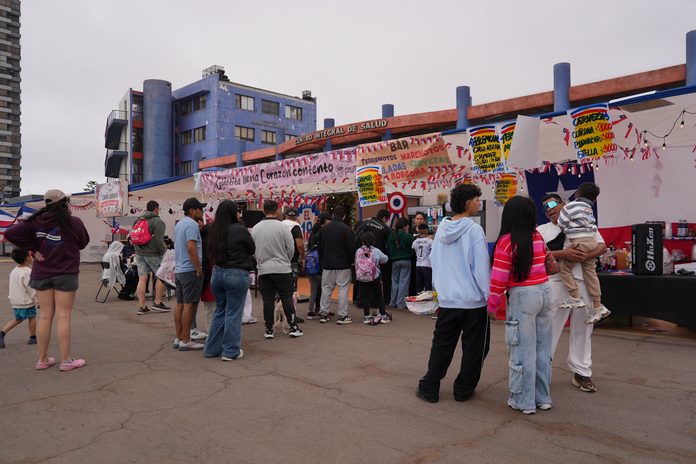 Fiesta de la Chilenidad 2026 recibió a familias de Iquique con actividades y artistas de renombre