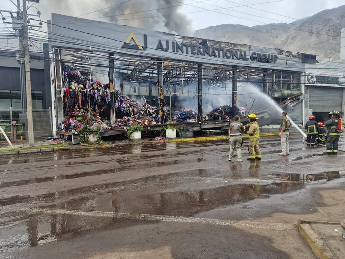 Zofri informa que Barrio Industrial y el Recinto Amurallado funcionan “de manera parcial” tras incendio en galpones