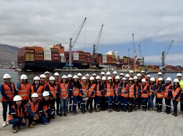 Estudiantes de universidad boliviana visitan el Puerto de Iquique para conocer sus operaciones