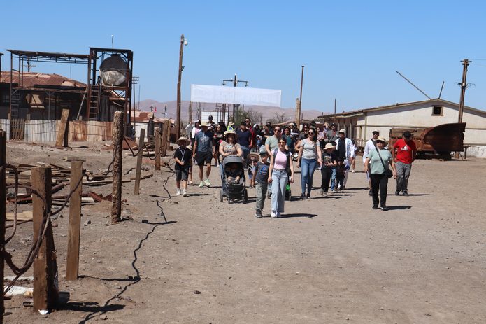 Salitrera Humberstone congrega a más de 3 mil visitantes con jornada dieciocehara familiar