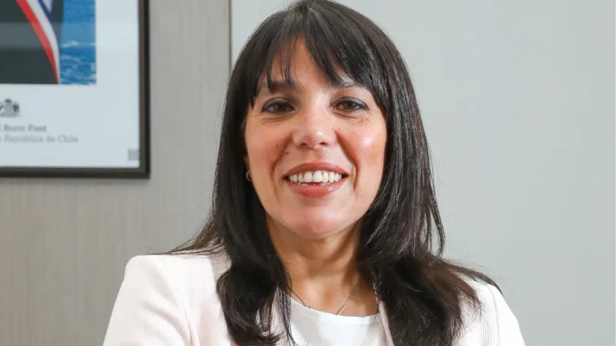 Gobierno pide la renuncia de directora del Servicio Nacional de Aduanas