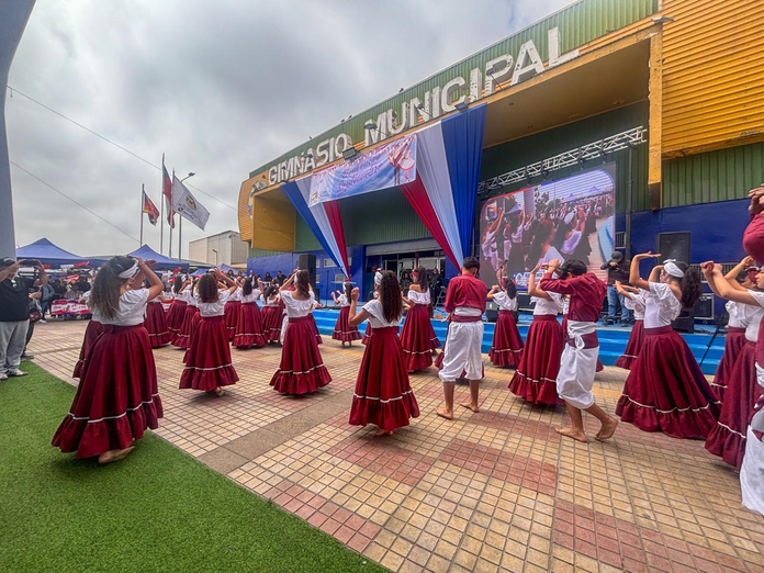 Colorido lanzamiento de actividad “Bienvenido Septiembre” en explanada del Techado Municipal