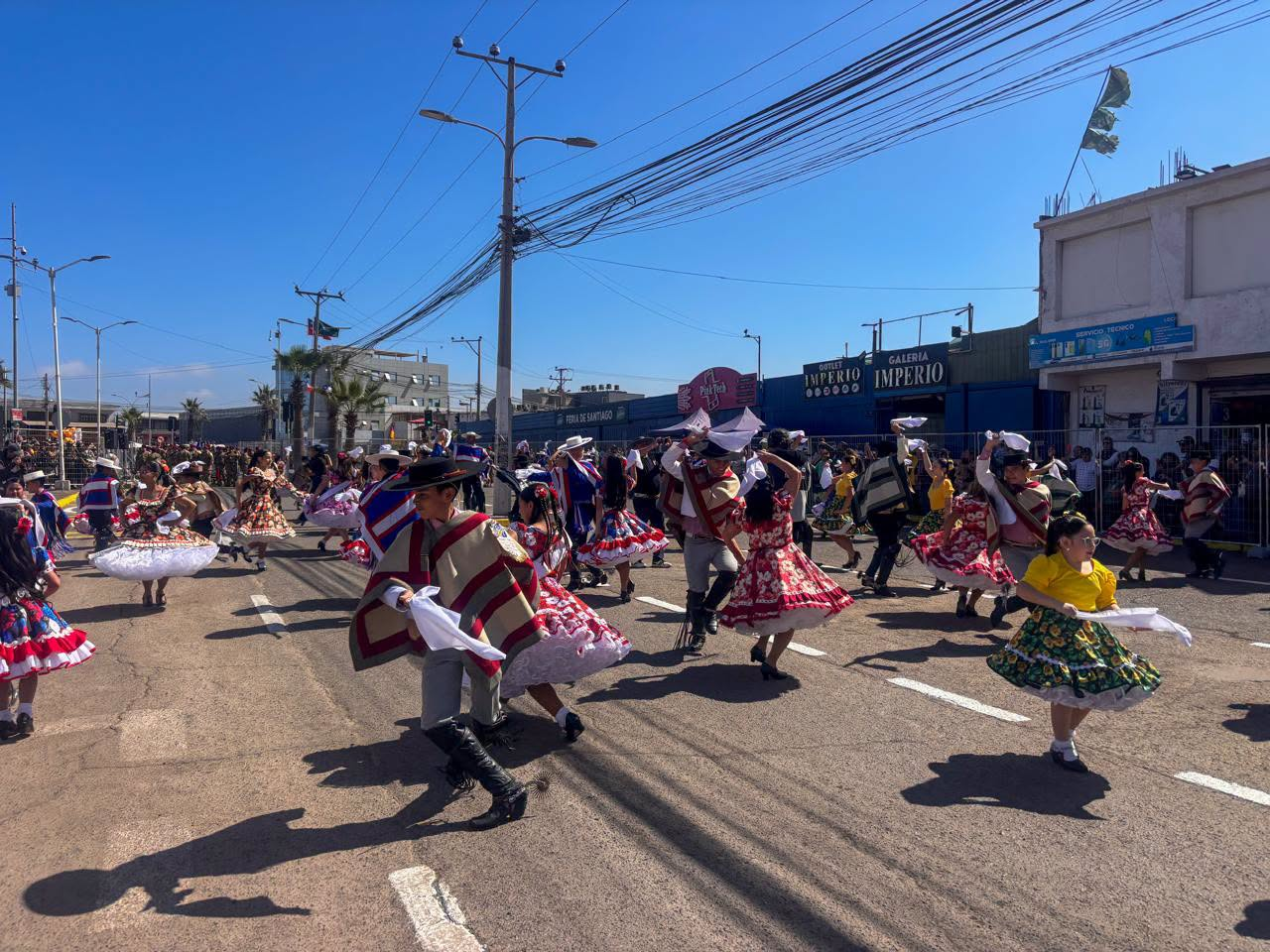 Alto Hospicio rinde homenaje a las Glorias del Ejército con masivo desfile cívico-militar