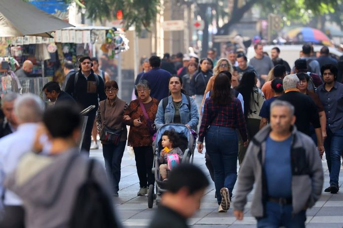 INE | Desempleo registra nuevo máximo en cinco años con 9,6% y aumenta el empleo informal en trimestre junio - agosto