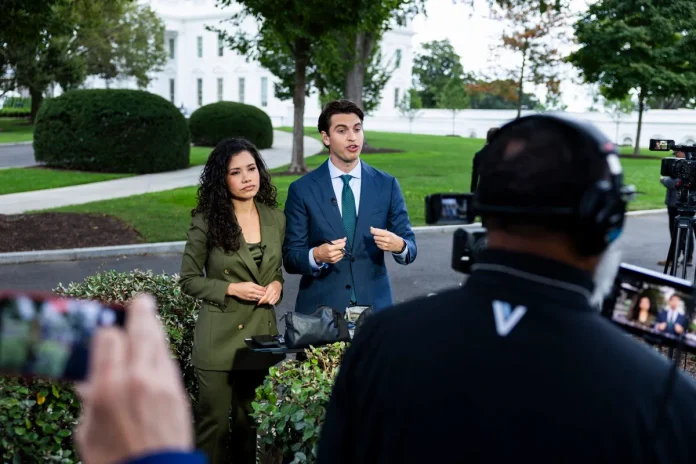 Periodistas vetados por Trump logran entrar a la Casa Blanca tras orden de juez