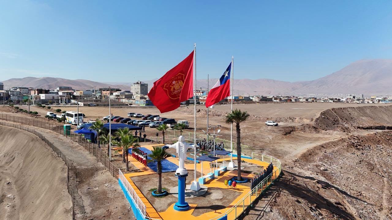 Alto Hospicio con izamiento de banderas da inicio al Mes de la Patria y las Glorias del Ejército