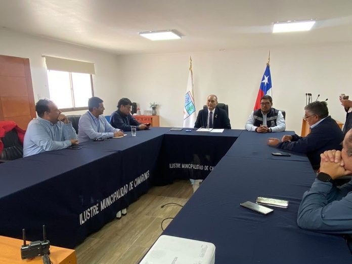 Avanzan gestiones para llevar electricidad a poblados de Chitita, Cerro Blanco y Ofragía en la comuna de Camarones