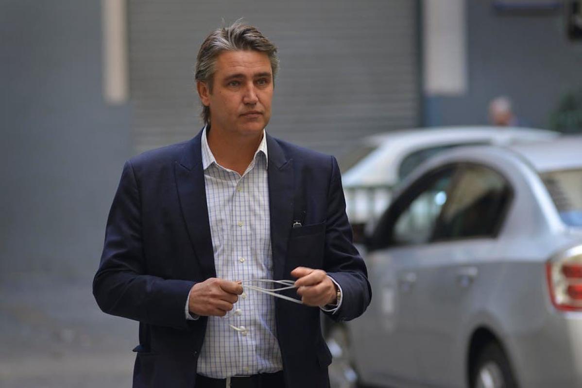 Tribunal rechaza demanda de $500 millones de Fulvio Rossi contra exfiscal por caso SQM y lo condena a pagar costas