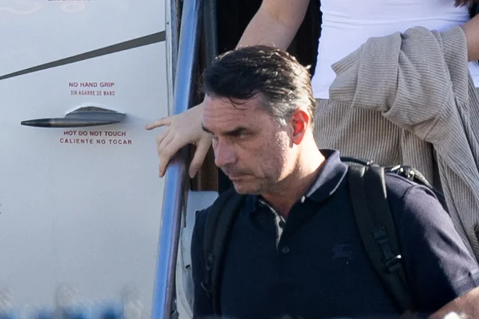 Bolsonaro borra carta en que se proclamó “presidente” y ahora se declara “líder” tras perder las elecciones de Brasil y huir a EEUU