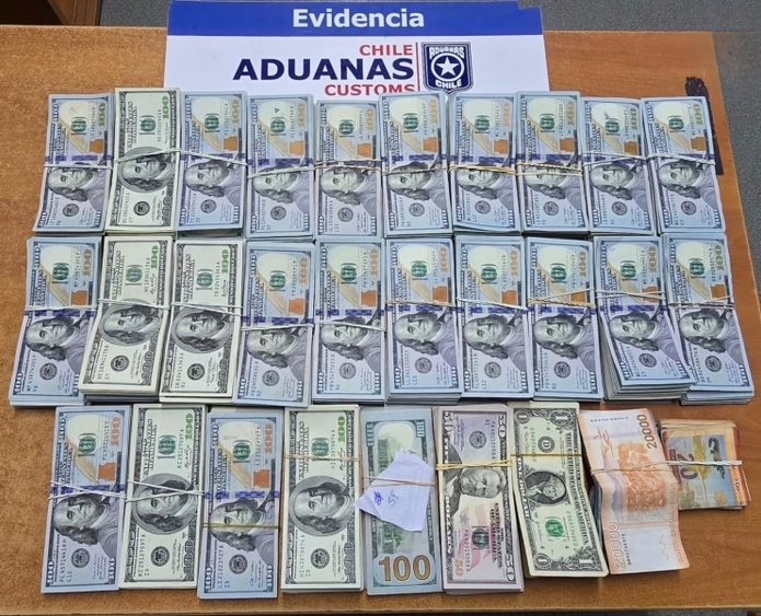 Aduanas detecta US$251 mil dólares ocultos en camión boliviano en Colchane