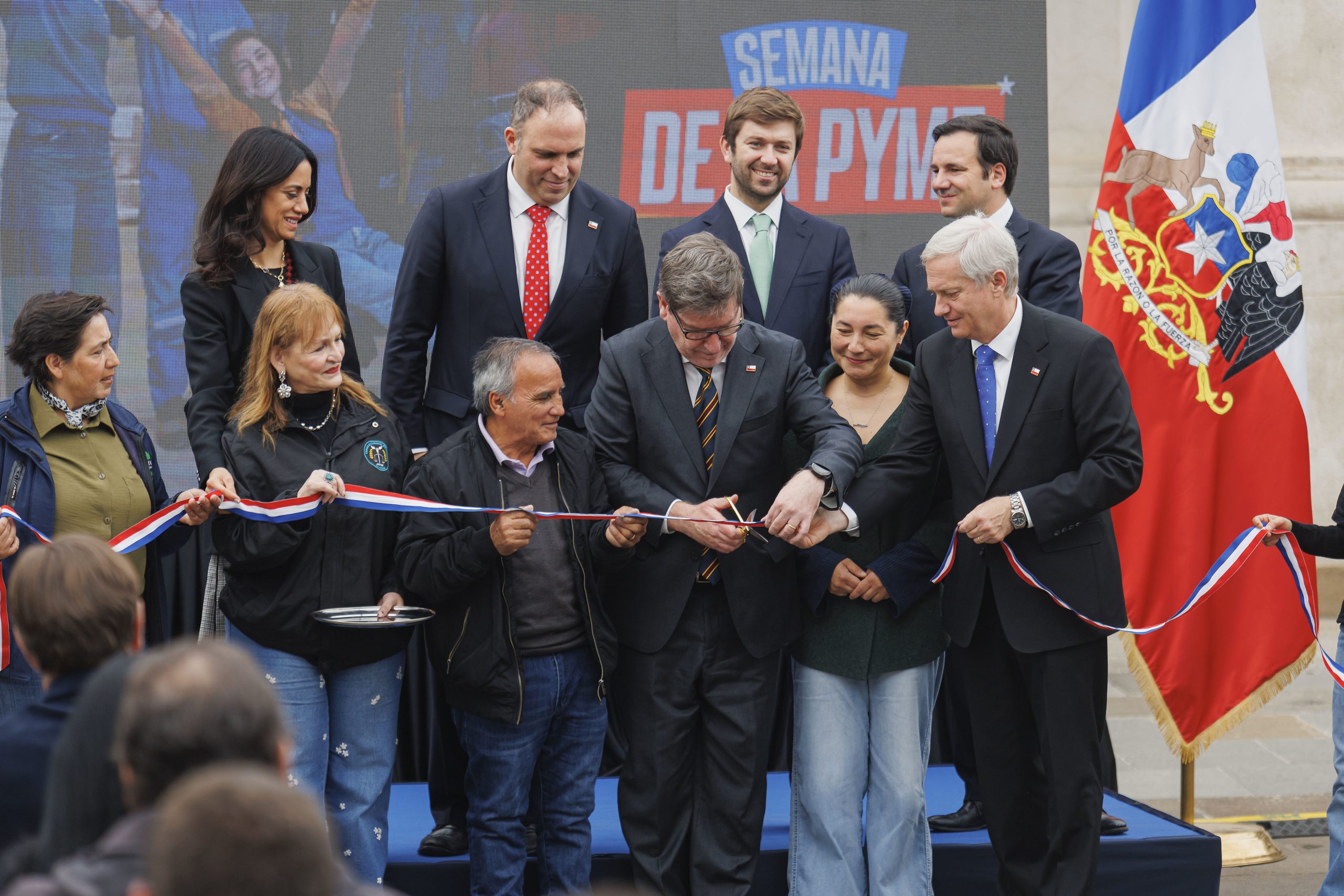 Gobierno anuncia dos proyectos de ley para simplificar impuestos y mejorar financiamiento de las pymes