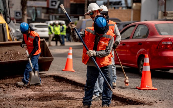Inician trabajos de bacheo en avenida Francisco Bilbao de Iquique tras afectaciones por las lluvias