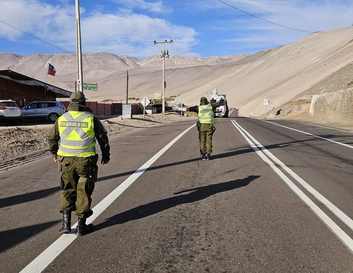 Detienen a ocho personas, incautan mercadería de contrabando y recuperan vehículos robado en diversos procedimientos en Arica