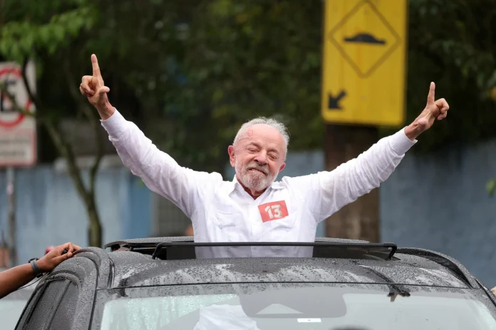 Lula da Silva logra una histórica remontada ante Flávio Bolsonaro y gobernará Brasil por cuarta vez