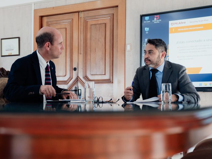 Gobernador Carvajal presentó ante ministro Martín Arrau inversión por cerca de $70 mil millones en seguridad