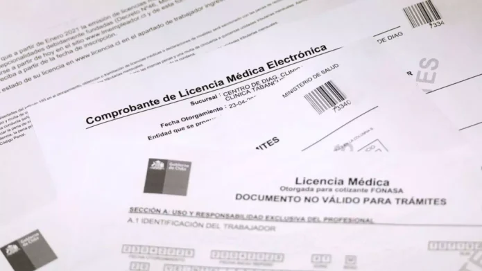 Contraloría detecta a más de 7 mil funcionarios públicos que viajaron al extranjero con licencia médica durante 2025