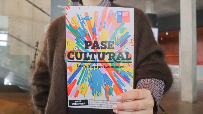 Ministro Undurraga confirma que Pase Cultural se mantiene en el Presupuesto 2027