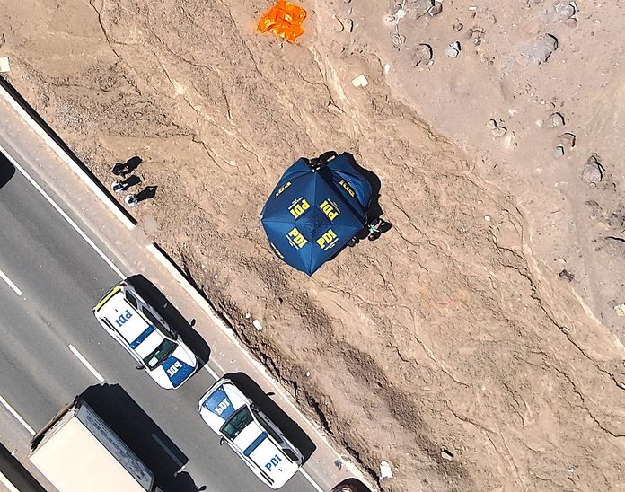 Investigan hallazgo de cadáver en Ruta A-506 que une Iquique con Alto Hospicio