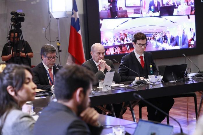 Quiroz presenta ante la Comisión Especial Mixta de Presupuestos el Estado de la Hacienda Pública