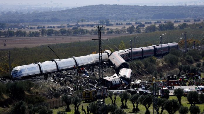 Al menos 64 muertos tras el choque de dos trenes en Toledo